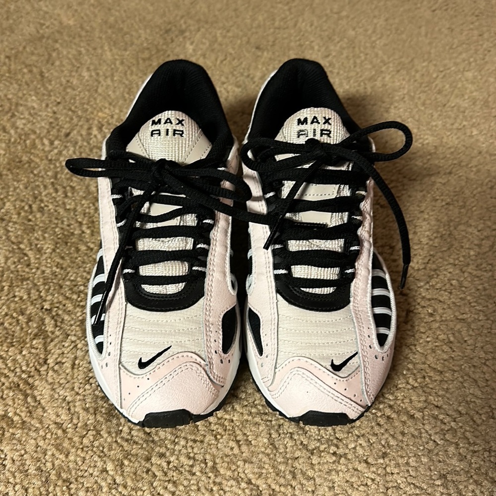 Nike Air Max Tailwind. Size 6.